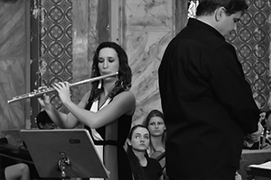 USP-Filarmônica com a solista Riane Benedini - Santuário Arquidiocesano Nossa Senhora das Dores em Avaré (Foto: Tiago Araujo)